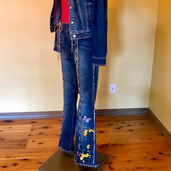 Med Old Navy jacket and Size 7 bellbottoms. - Picture 4 of 5